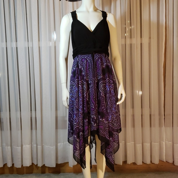 GORGEOUS DRESS - Picture 2 of 10